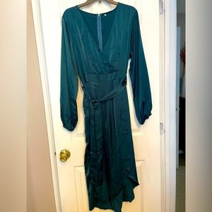 Long sleeve green belted dress